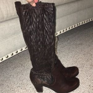 Italian Leather Knee High Boots! EUC Size 7